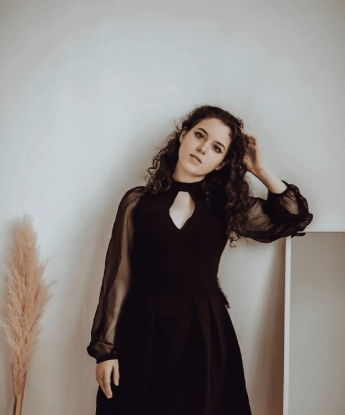 Встречи со мной - это воплощение ваших самых тайных фантазий. 🌙
💋 Я с удовольствием сопровождаю вечеринки и деловые встречи, подчеркивая вашу привлекательность и успех. Я сделаю вас центром внимания, доставив истинное наслаждение и неповторимые эмоции. 🌟
📸 На фото, которые ты можешь увидеть здесь, я в предвкушении незабываемого времяпровождения в Москве. Только дотронься до моего мира, и я покажу тебе рай, полный удовольствий. 🔥
💖 Я изучила искусство соблазна и обладаю множеством интересных талантов. В моем арсенале массаж, стриптиз, ролевые игры и многое другое. Позволь мне удивить тебя своим потрясающим опытом и умением доставлять истинное удовольствие.
💌 Я по адресу в Москве жду встречи с поклонниками и ценителями истинной красоты и наслаждения. Позвони мне прямо сейчас и окунись в мир эротических фантазий и незабываемого блаженства. ✨ Лариса